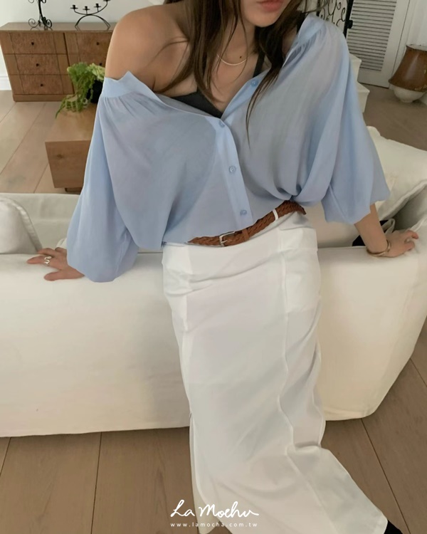 寬領微透澎袖排扣上衣